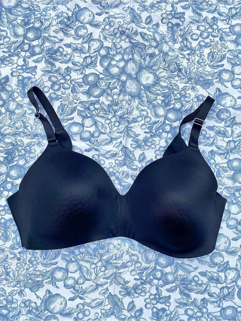 Soma Vanishing Back Wireless Bra Black 36C